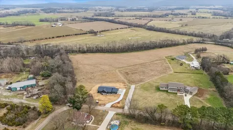 961 Collins Lane Huntland TN 37345