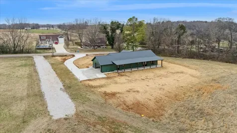 961 Collins Lane Huntland TN 37345