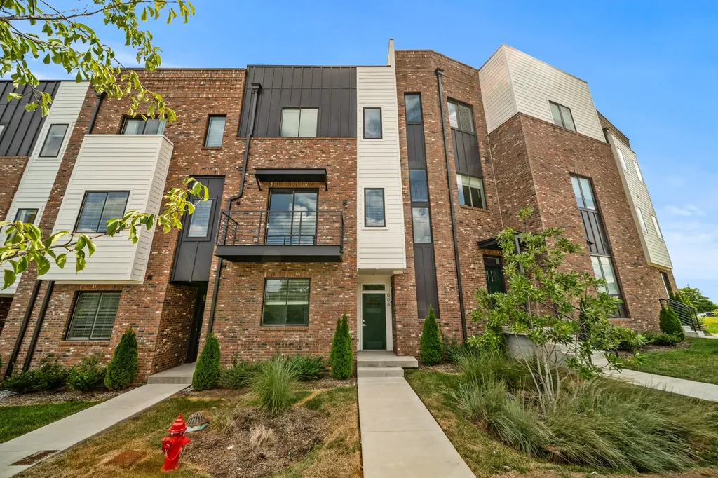 496 W Trinity Lane Nashville TN 37207