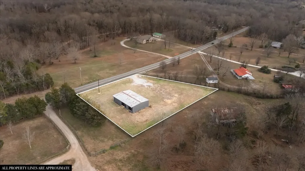 4385 Highway 48, N Charlotte TN 37036
