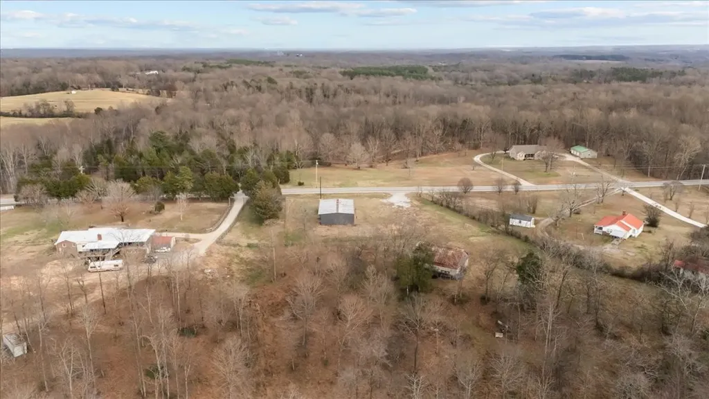 4385 Highway 48, N Charlotte TN 37036