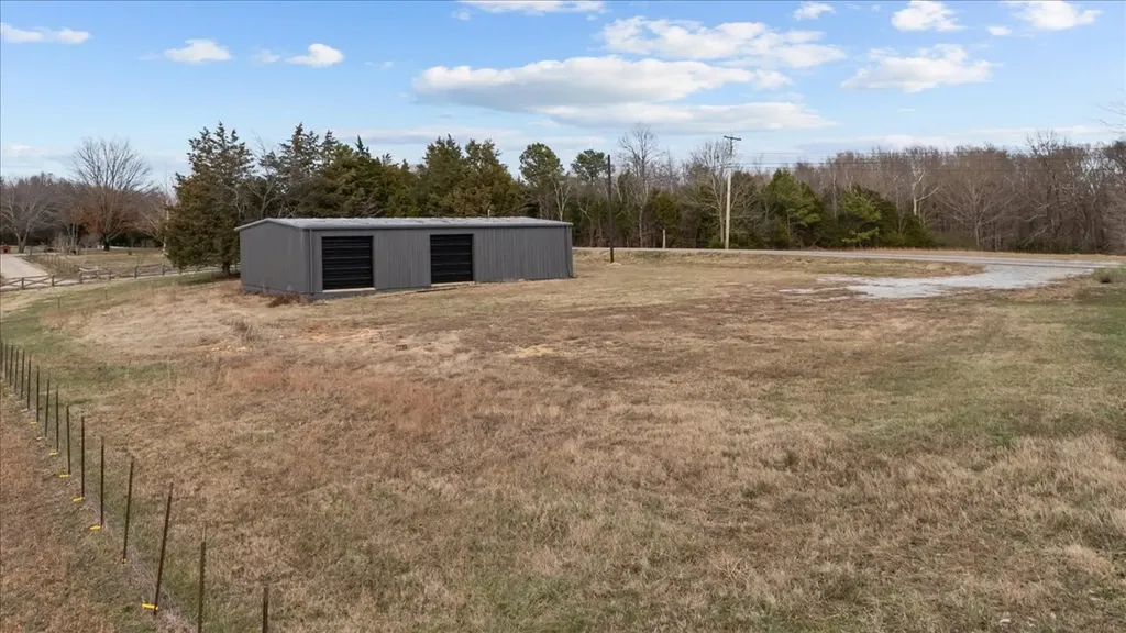 4385 Highway 48, N Charlotte TN 37036