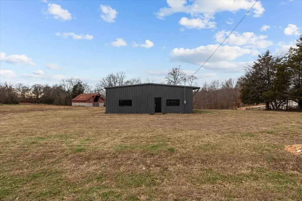 4385 Highway 48, N Charlotte TN 37036