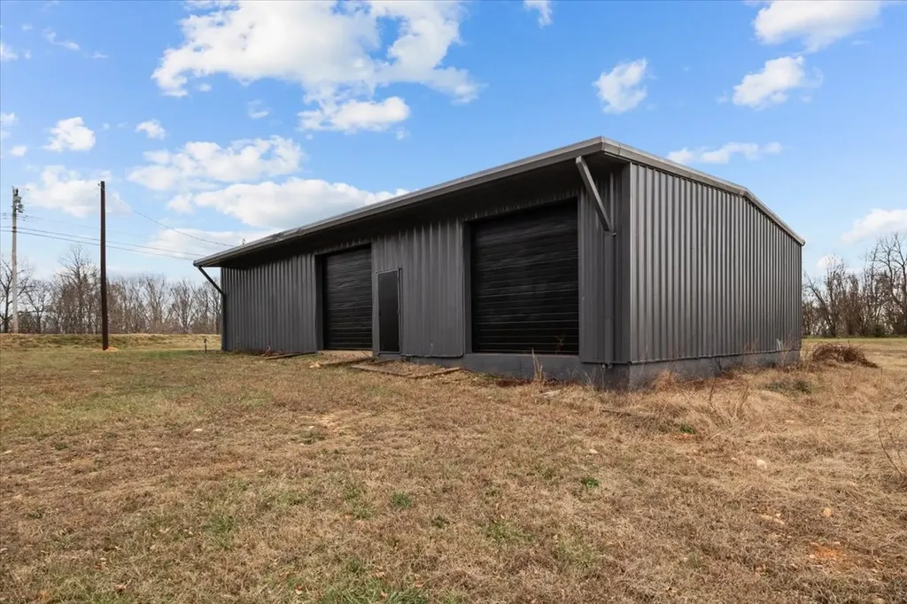 4385 Highway 48, N Charlotte TN 37036