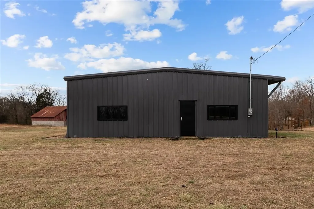 4385 Highway 48, N Charlotte TN 37036