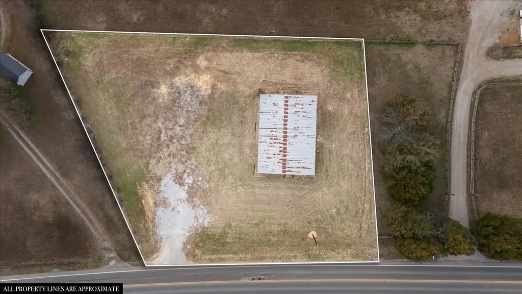 4385 Highway 48, N Charlotte TN 37036