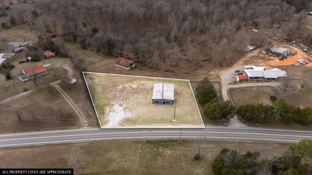 4385 Highway 48, N Charlotte TN 37036