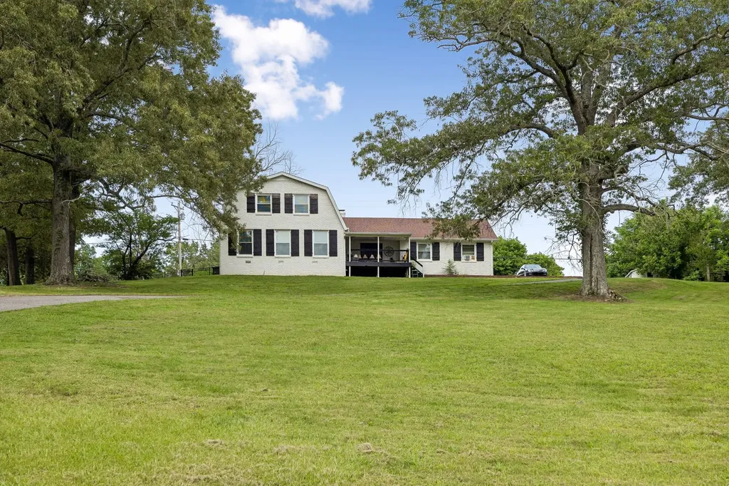 1733 Belotes Ferry Road Lebanon TN 37087