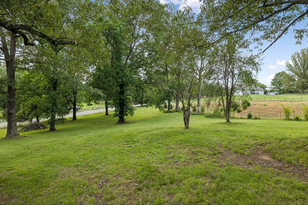 1733 Belotes Ferry Road Lebanon TN 37087