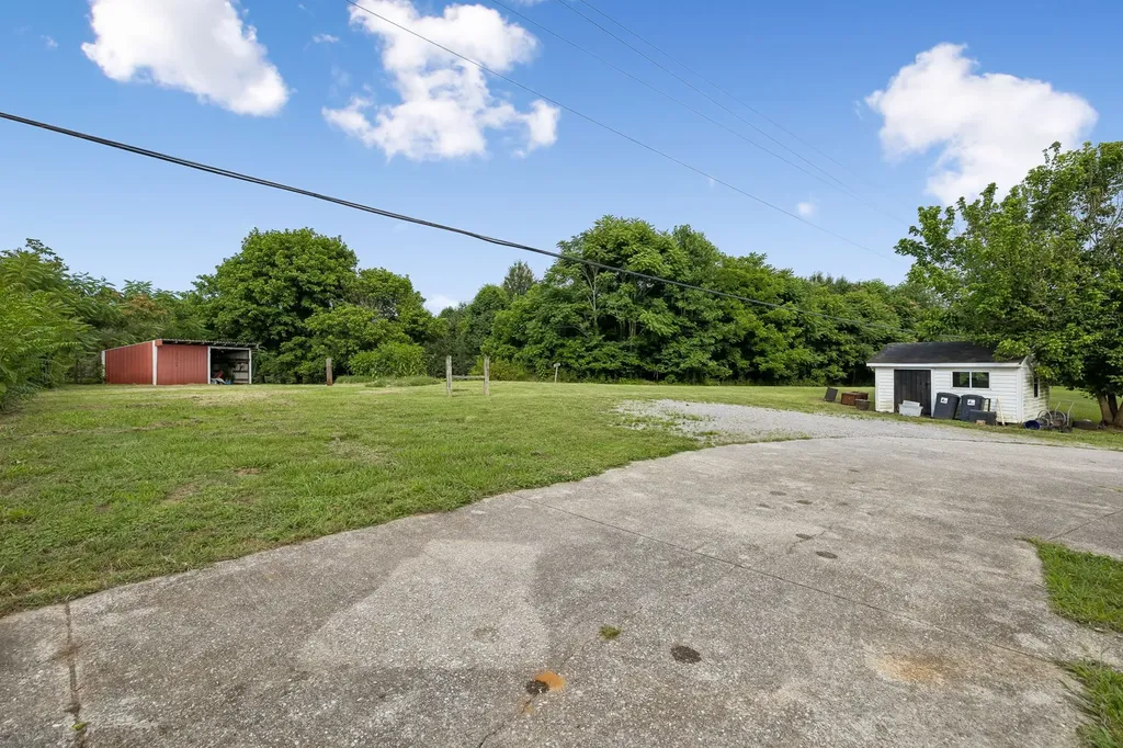 1733 Belotes Ferry Road Lebanon TN 37087