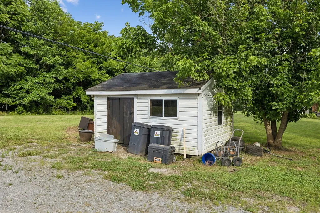 1733 Belotes Ferry Road Lebanon TN 37087