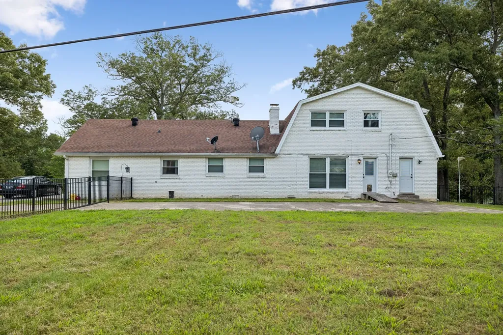 1733 Belotes Ferry Road Lebanon TN 37087