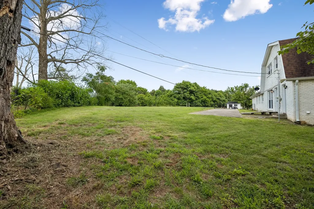 1733 Belotes Ferry Road Lebanon TN 37087