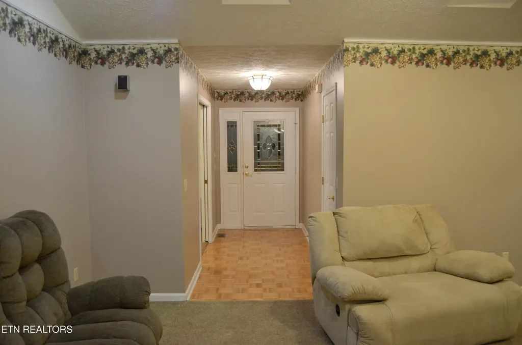 170 Pin Oak Lane Crossville TN 38555