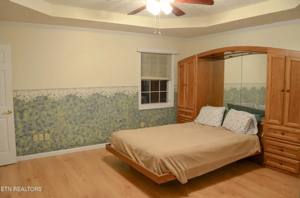 170 Pin Oak Lane Crossville TN 38555