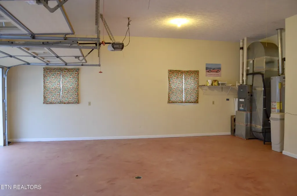 170 Pin Oak Lane Crossville TN 38555