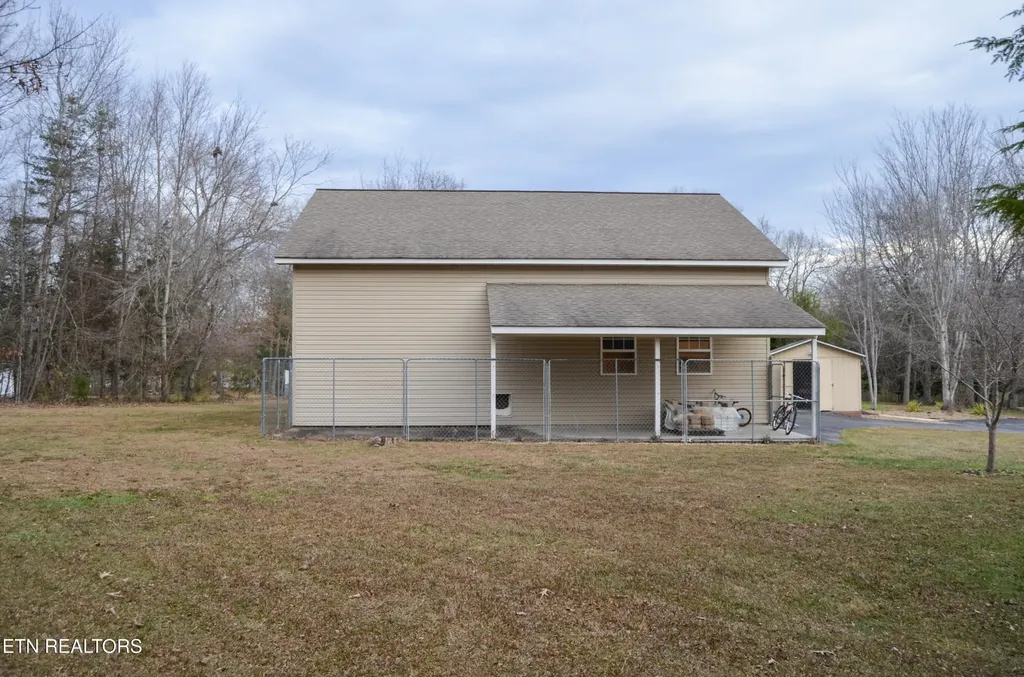 170 Pin Oak Lane Crossville TN 38555