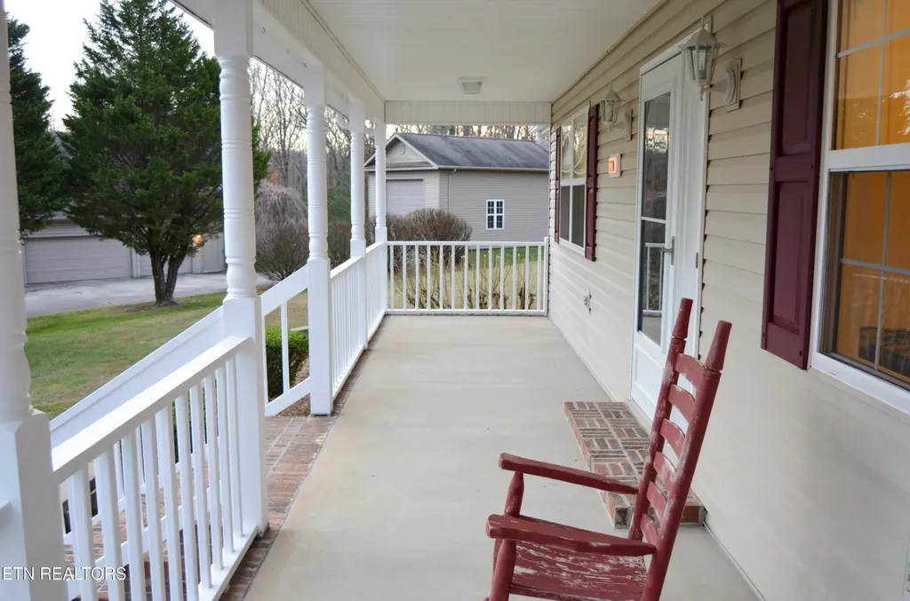 170 Pin Oak Lane Crossville TN 38555