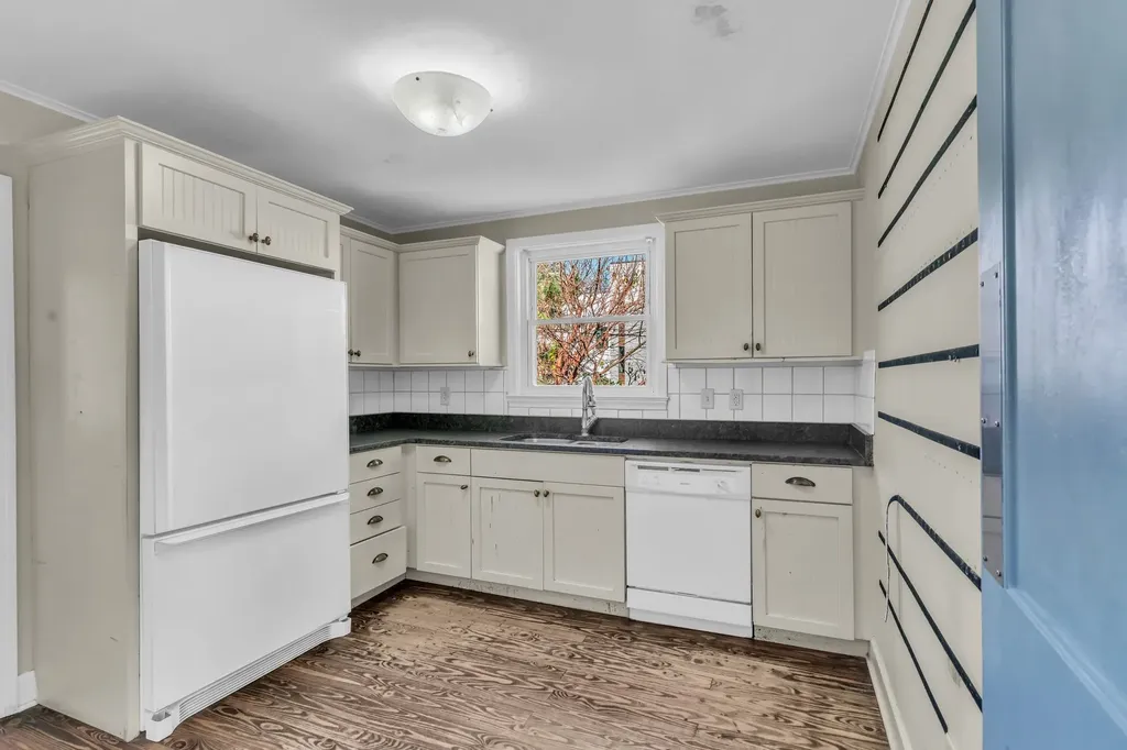 633 W Iris Drive Nashville TN 37204