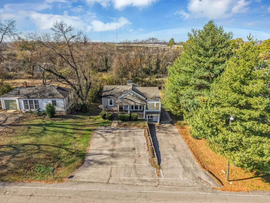 633 W Iris Drive Nashville TN 37204
