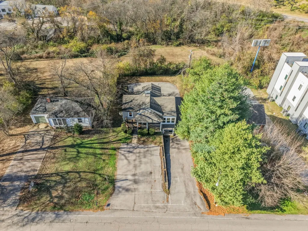 633 W Iris Drive Nashville TN 37204