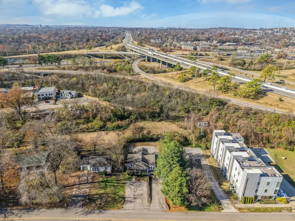 633 W Iris Drive Nashville TN 37204