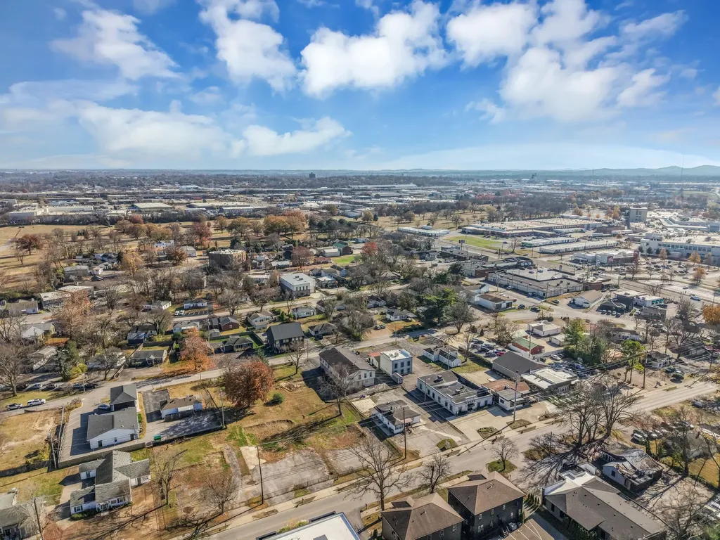 633 W Iris Drive Nashville TN 37204
