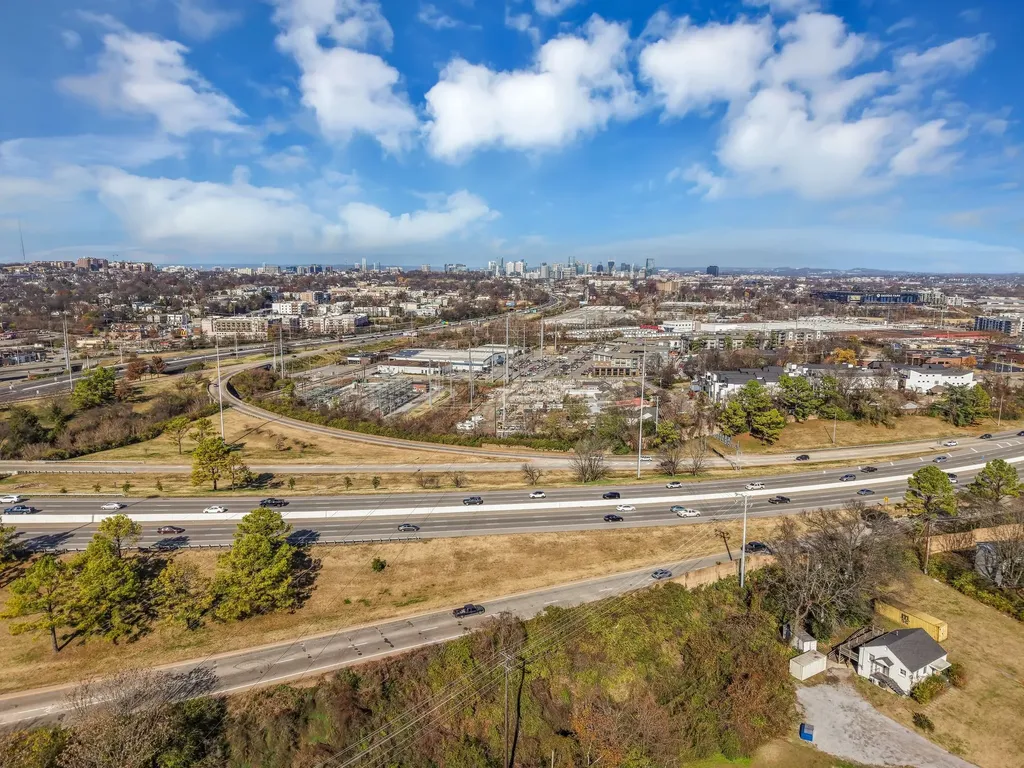 633 W Iris Drive Nashville TN 37204