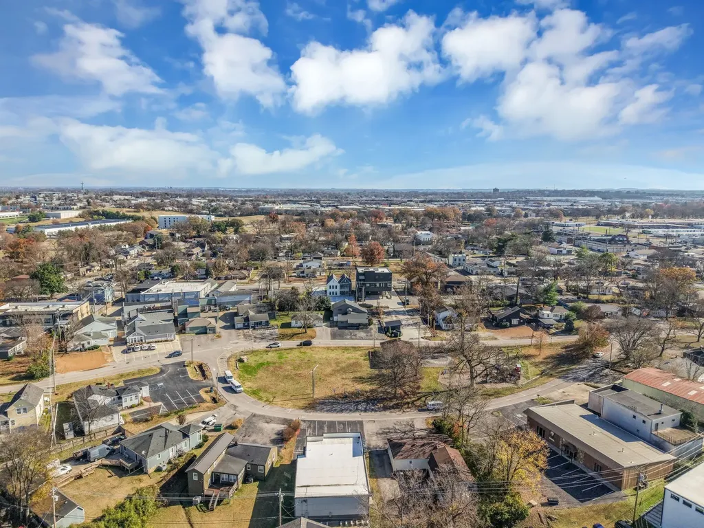 633 W Iris Drive Nashville TN 37204