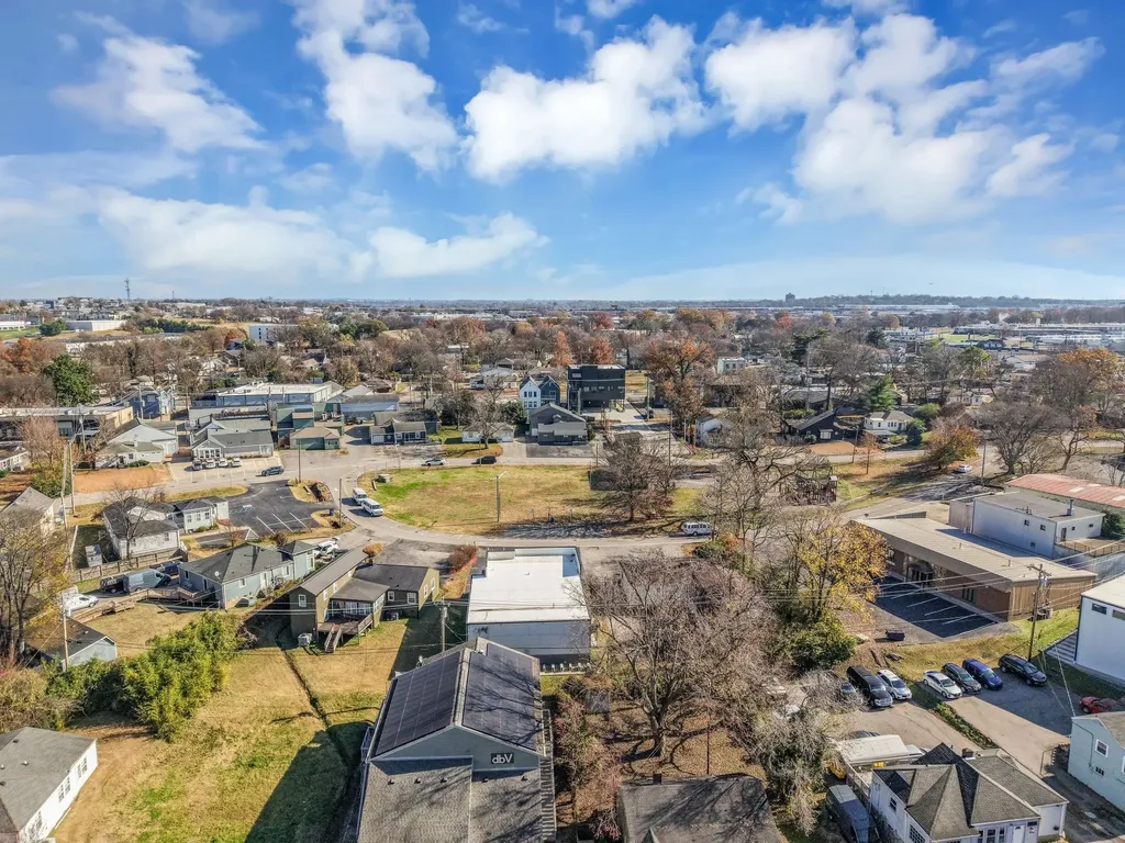 633 W Iris Drive Nashville TN 37204