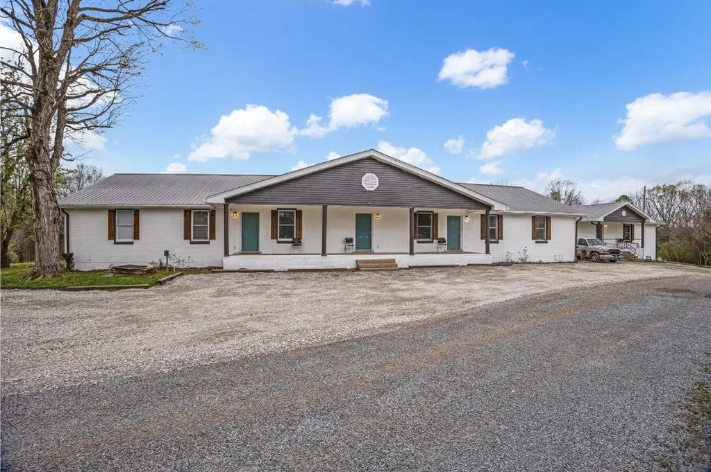 155 Covington Lane Dickson TN 37055
