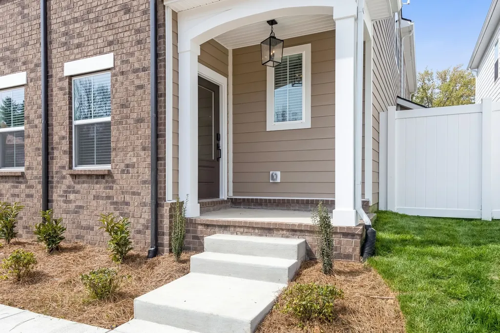 323 Jasmine Park Hermitage TN 37076