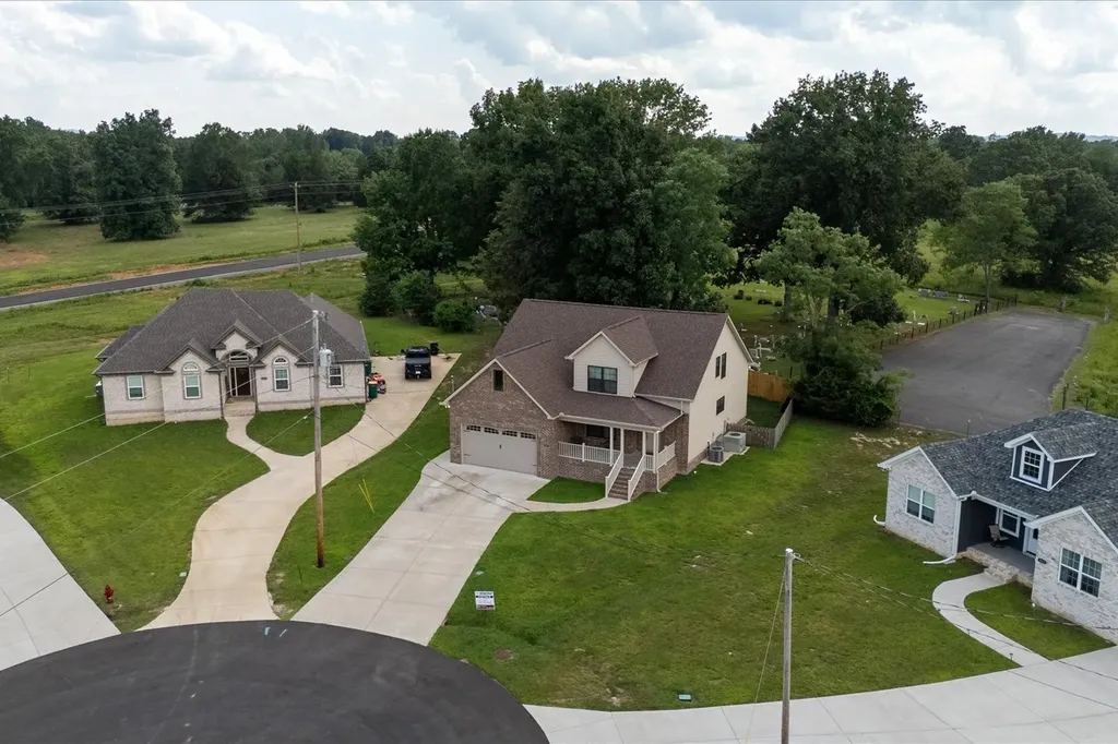 3021 Cambridge Court Lewisburg TN 37091