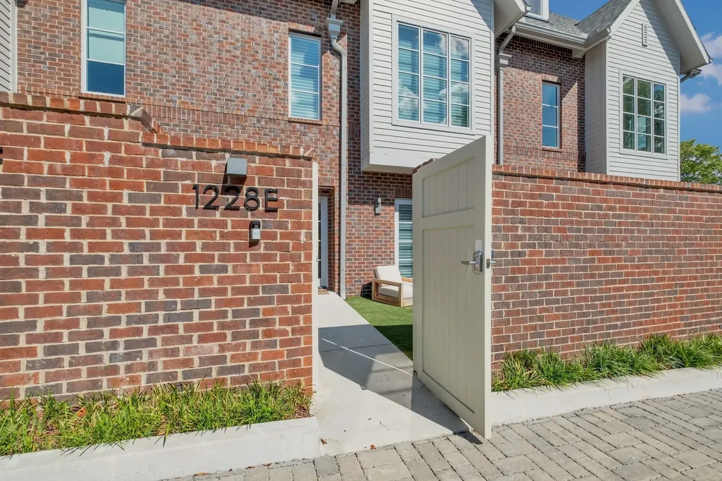 1228 4th Avenue, N Nashville TN 37208