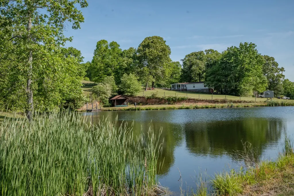 875 Waterloo Road Westpoint TN 38486