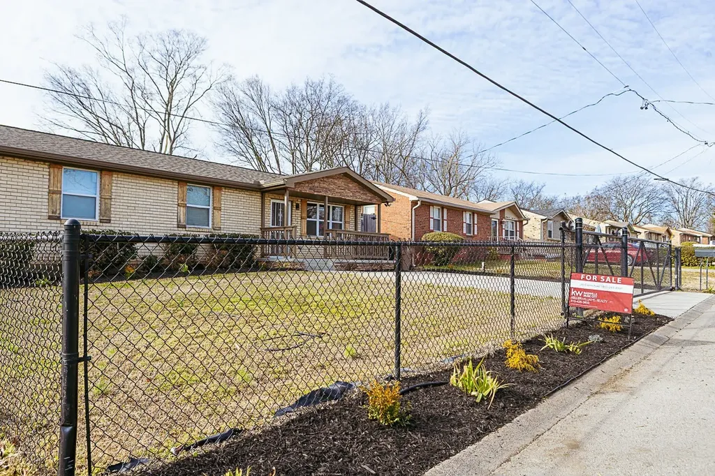3231 Leawood Drive Nashville TN 37218