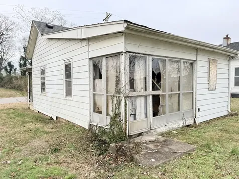 105 Liberty Street Hopkinsville KY 42240