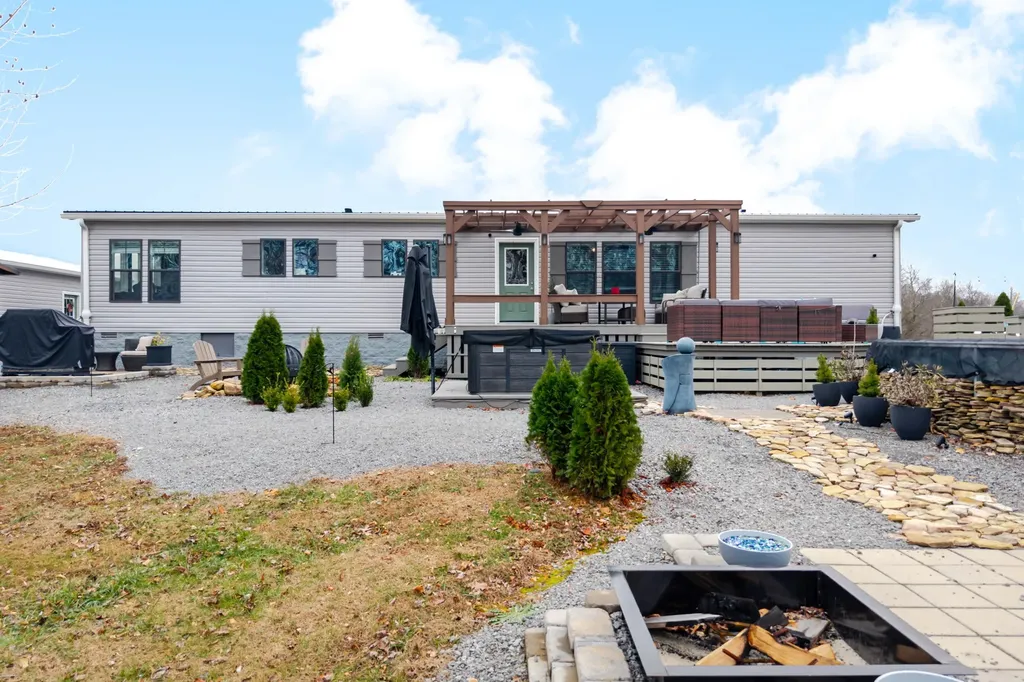 1750 S Fork Road Whitleyville TN 38588