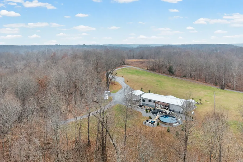 1750 S Fork Road Whitleyville TN 38588