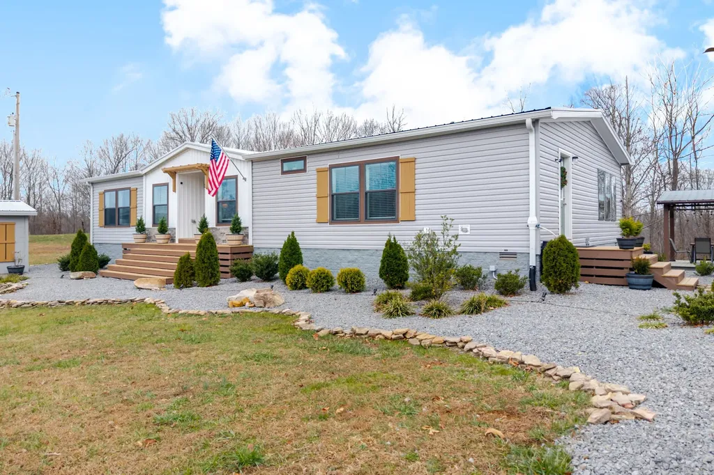 1750 S Fork Road Whitleyville TN 38588