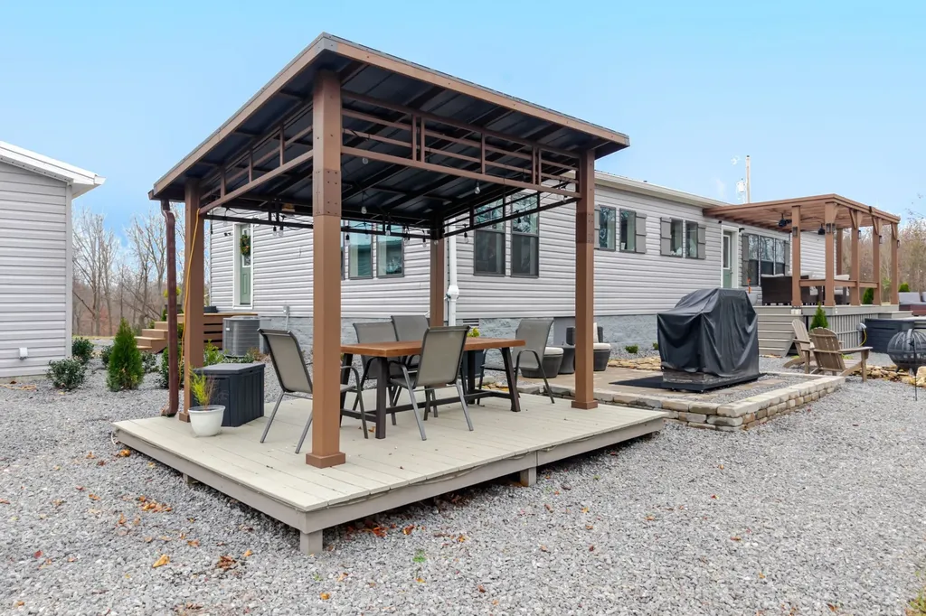 1750 S Fork Road Whitleyville TN 38588