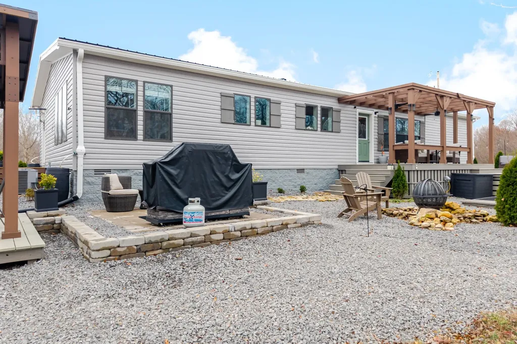 1750 S Fork Road Whitleyville TN 38588