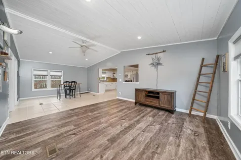 219 N Lowe Road Crossville TN 38571