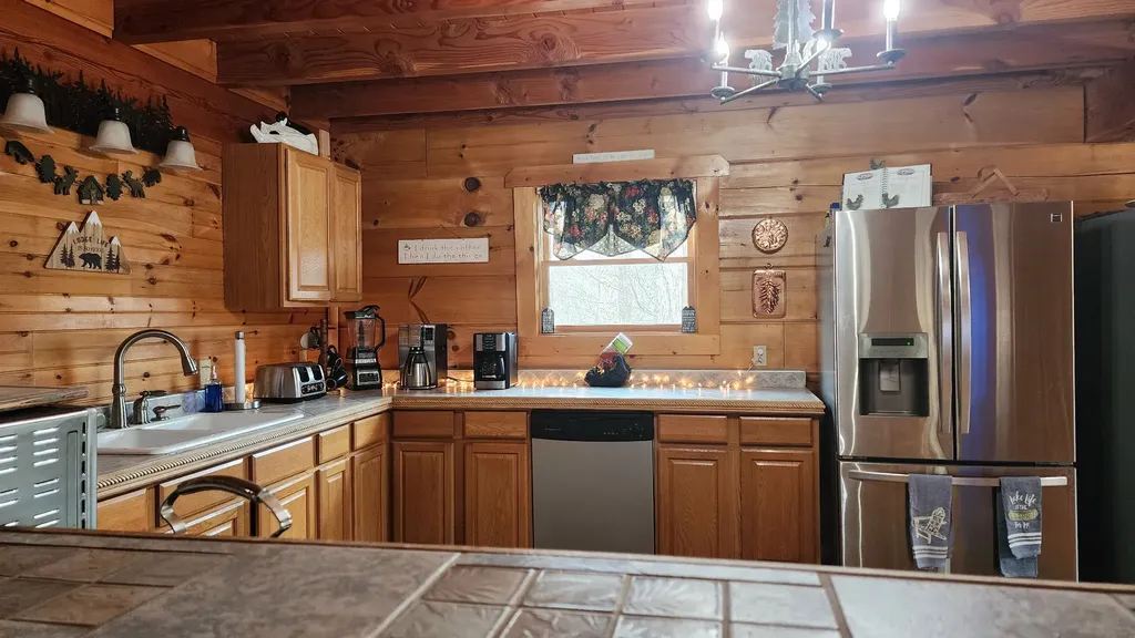 5615 Eastport Road Alpine TN 38543