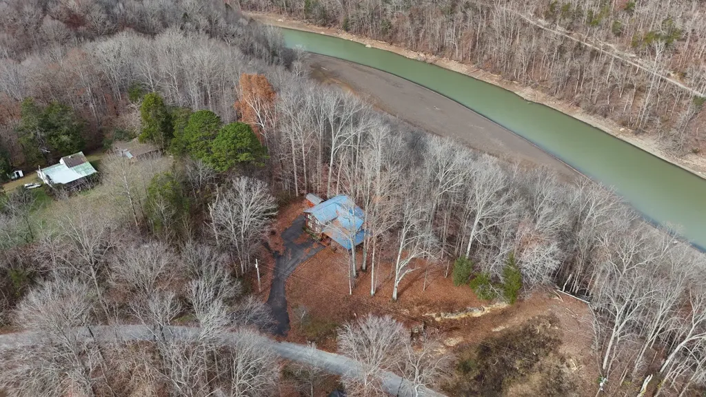 5615 Eastport Road Alpine TN 38543