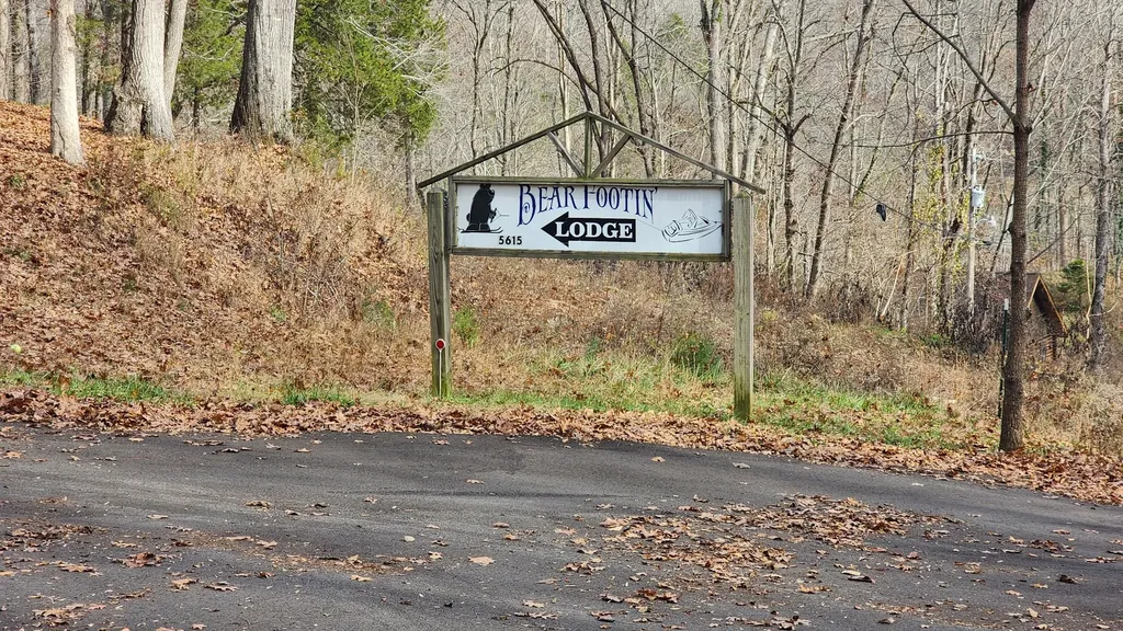 5615 Eastport Road Alpine TN 38543