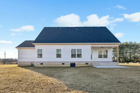 2233 County House Road Smithville TN 37166