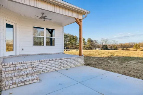 2233 County House Road Smithville TN 37166
