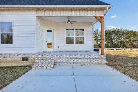 2233 County House Road Smithville TN 37166