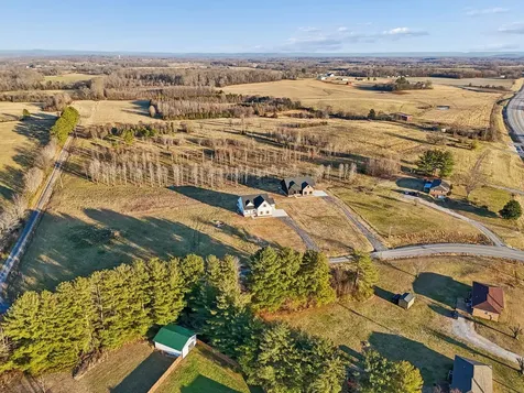 2233 County House Road Smithville TN 37166